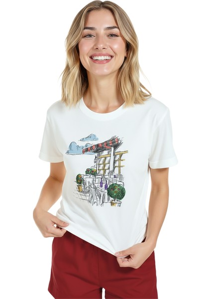 Kadın Beyaz Relaxed Fit %100 Pamuk Tişört – Suluboya Kafe Teras & Bahçe Masası Baskılı modelleri