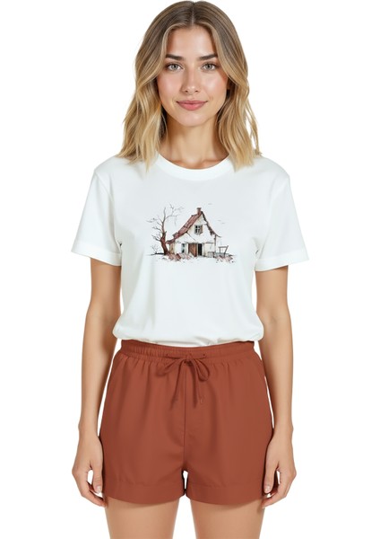 Kadın Beyaz Relaxed Fit %100 Pamuk Tişört – Suluboya Eskiz Köy Evi Baskılı