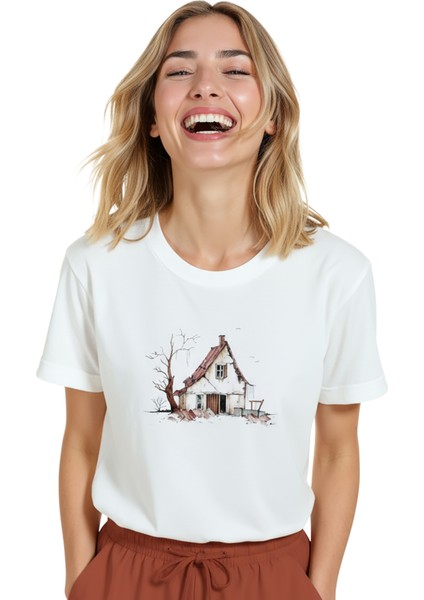 Kadın Beyaz Relaxed Fit %100 Pamuk Tişört – Suluboya Eskiz Köy Evi Baskılı indirimleri