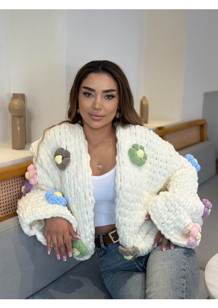 Pinterest Çiçek Detaylı Yumoş Puffy Ceket fiyatları