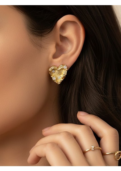 Heykelsi Dokulu Asimetrik Kalp Zirkon Küpe (Melted Heart) modelleri