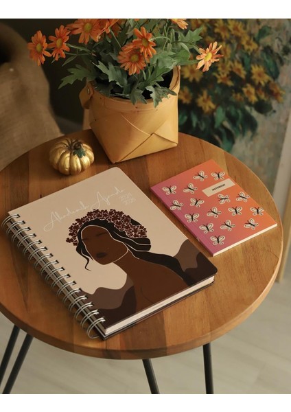 A5 Kız Akademik Ajanda Spiralli 15X21 cm - 105 Ad. -