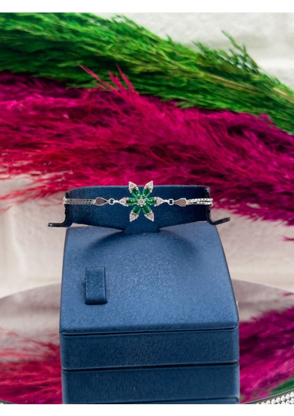 925 Ayar Gümüş Zümrüt Taşlı Lotus Modeli Zarif Kadın Bileklik modelleri