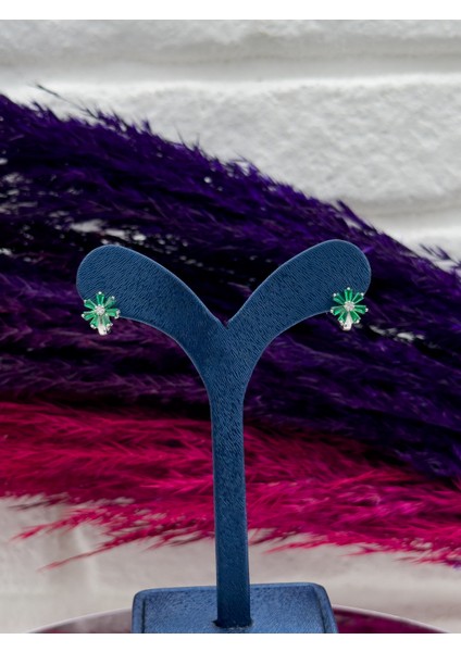 925 Ayar Gümüş Zümrüt Taşlı Zarif Çocuk Küpesi modelleri