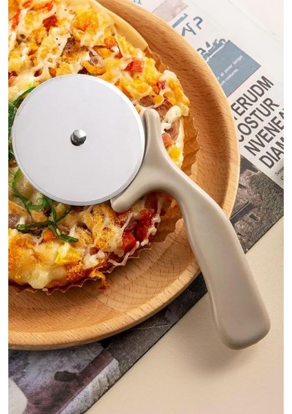 Saplı Çelik Pizza Hamur Mantı Börek Kesme Ruleti Pratik Pizza Kesici Dilimleyici Rulet