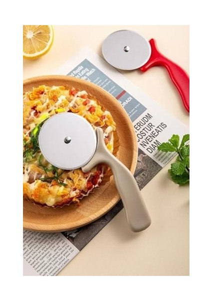 Saplı Çelik Pizza Hamur Mantı Börek Kesme Ruleti Pratik Pizza Kesici Dilimleyici Rulet modelleri