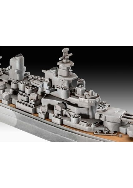 Set Battleship Uss New Jersey- Model Kit With Basic Accessories fiyatları