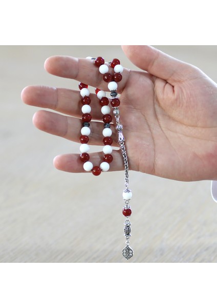 Kararmaz Metal Arnavut Püsküllü Küre Kesim Kırmızı Beyaz Jade Akik Doğaltaş Taraftar Tesbih M1 fırsatları