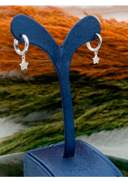 925 Ayar Gümüş Zirkon Taşlı Sallantılı Yıldız Modeli Trend Kadın Küpe