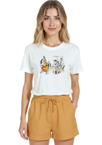 Kadın Beyaz Relaxed Fit %100 Pamuk Tişört – Caz Grubu Baskılı