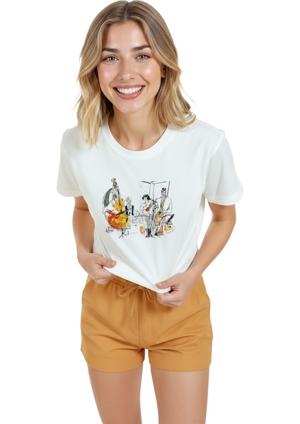 Kadın Beyaz Relaxed Fit %100 Pamuk Tişört – Caz Grubu Baskılı modelleri