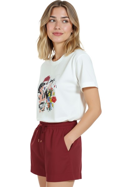Kadın Beyaz Relaxed Fit %100 Pamuk Tişört – Renkli Sokak Karakterleri Baskılı fiyatları