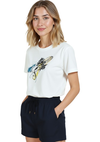 Kadın Beyaz Relaxed Fit %100 Pamuk Tişört – Mürekkep & Suluboya Müzik Notası Baskılı fırsatları