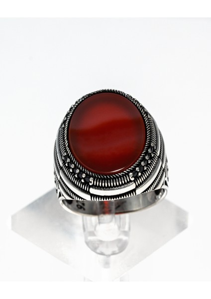 Kırmızı Akik Taşlı 925 Ayar Gümüş Erkek Yüzük – Güçlü Duruş ve Zarafetin Uyumu fiyatları