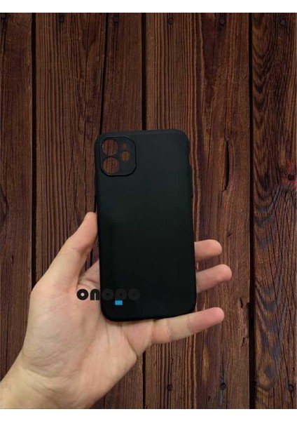 Iphone 11 Düz Kamera Korumalı Kılıf (Siyah)