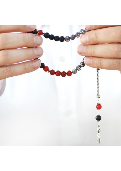 925 Ayar Gümüş Püsküllü Küre Kesim Isme Özel Kırmızı Siyah Oniks Akik Doğaltaş Taraftar Tesbih modelleri