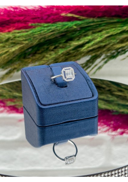 925 Ayar Gümüş Baget Pırlanta Montürlü Trend Kadın Yüzük modelleri