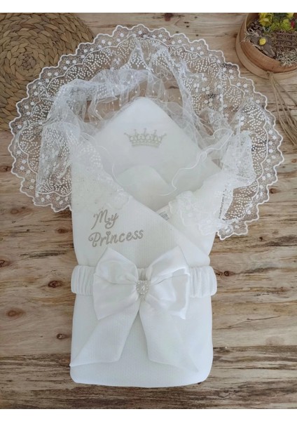 Yenidoğan Sahra Taç Benim Prensesim Nakışlı Kundak Bebek Battaniyesi Ekru