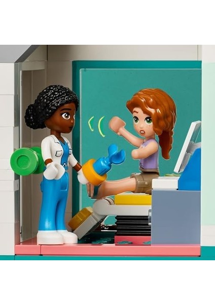 City Hastanesi 42621-7 Yaş ve Üzeri Çocuklar Için Modeli Içeren Yaratıcı Oyuncak Yapım Seti (1045 Parça) fiyatları