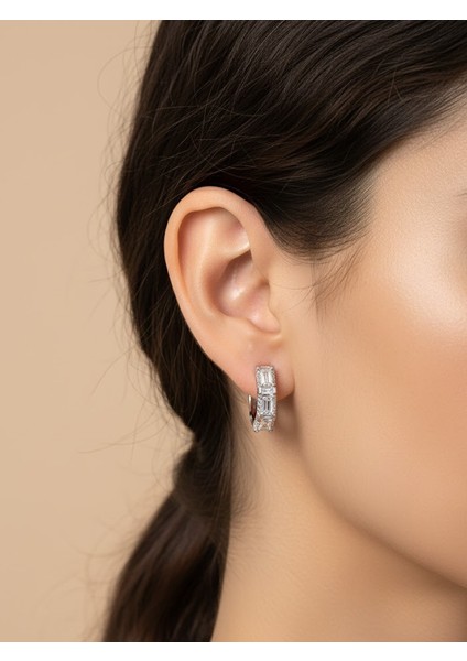 Lüks Baget ve Mikro Taşlı Gümüş Tonu Halka Küpe fırsatları