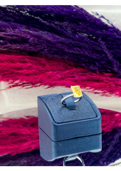 925 Ayar Gümüş Strin Taşlı Baget Pırlanta Montürlü Zarif Kadın Yüzük