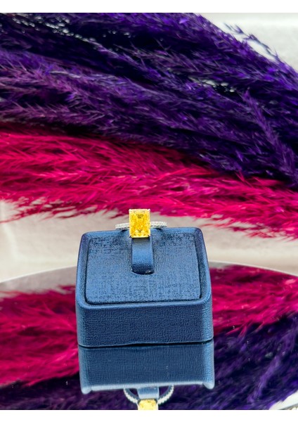 925 Ayar Gümüş Strin Taşlı Baget Pırlanta Montürlü Zarif Kadın Yüzük modelleri