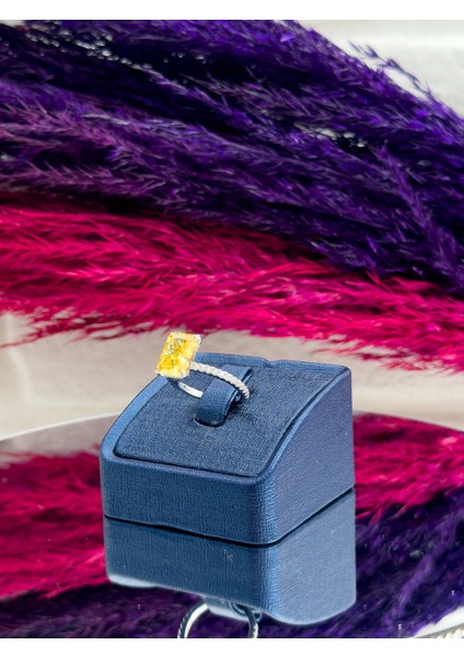 925 Ayar Gümüş Strin Taşlı Baget Pırlanta Montürlü Zarif Kadın Yüzük fırsatları