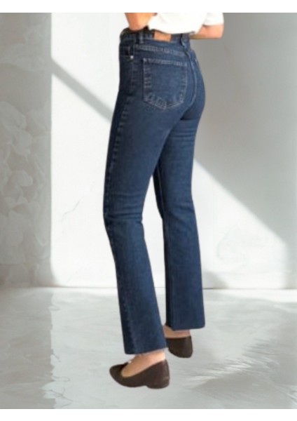 Indigo Mavi Boy Fit Kesik Paça Jean fırsatları