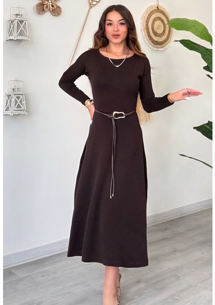 Kemer Detaylı Uzun Kollu Triko Elbise