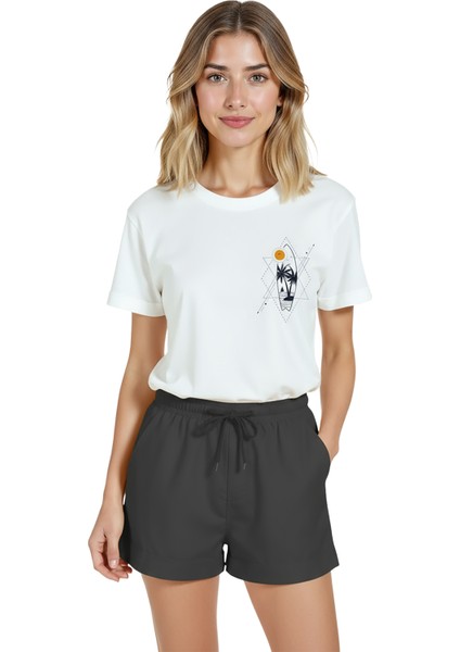 Kadın Beyaz Relaxed Fit %100 Pamuk Tişört – Geometrik Palmiyeler Minyatür Baskılı