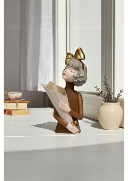 Dekoratif Buketli Kız Biblo