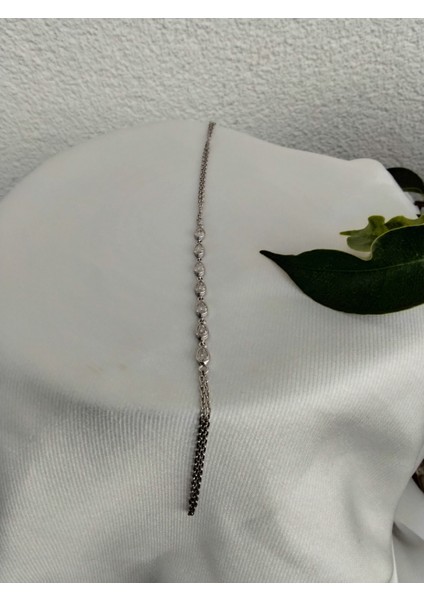 925 Ayar Gümüş Zirkon Taşlı ve Otantik Detay Şahmeran Kadın Bileklik- Şık Tasarım (Damla Model) fırsatları