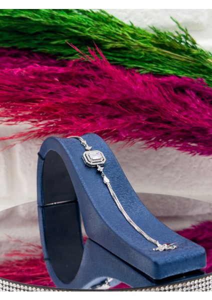 925 Ayar Gümüş Baget Model Pırlanta Montürlü Zarif Kadın Bileklik modelleri