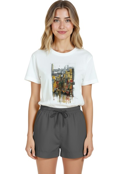 Kadın Beyaz Relaxed Fit %100 Pamuk Tişört – Yağmurlu Şehir Sokağı Suluboya Baskılı