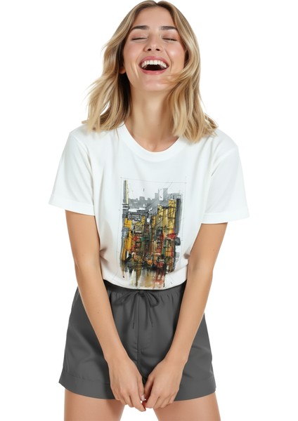 Kadın Beyaz Relaxed Fit %100 Pamuk Tişört – Yağmurlu Şehir Sokağı Suluboya Baskılı indirimleri