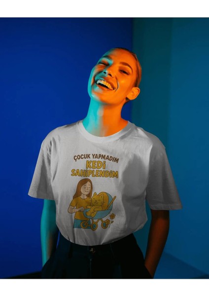 Çocuk Yapmadım Kedi Sahiplendim Tişört – Mizahi Kedi Temalı Oversize Tişört