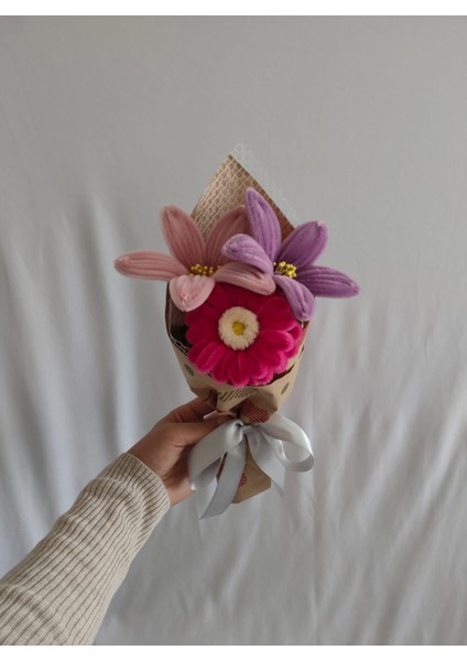 El Yapımı Dekoratif Şönil Çiçek Buketi (3’lü) – Gerbera ve Zambak Seçenekli Solmayan Hediye fırsatları