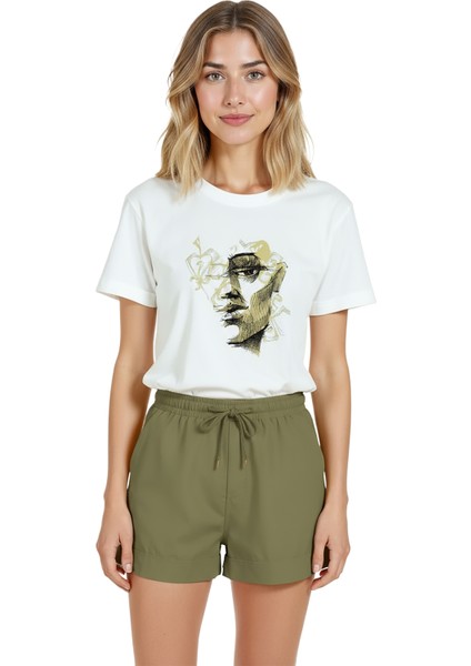 Kadın Beyaz Relaxed Fit %100 Pamuk Tişört – Çizgisel Soyut Yüz & Altın Detaylı Baskılı