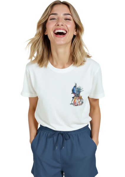 Kadın Beyaz Relaxed Fit %100 Pamuk Tişört – Keman & Müzik Notaları Baskılı indirimleri