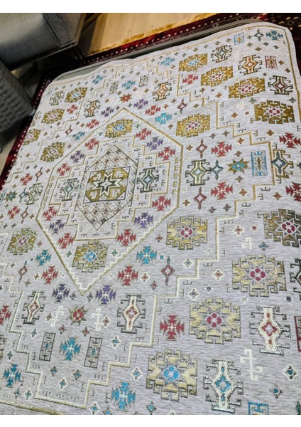 İran Etnik Desenli Jakarlı Masa Örtüsü indirimleri