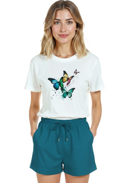 Kadın Beyaz Relaxed Fit %100 Pamuk Tişört – Renkli Kelebek Suluboya Baskılı