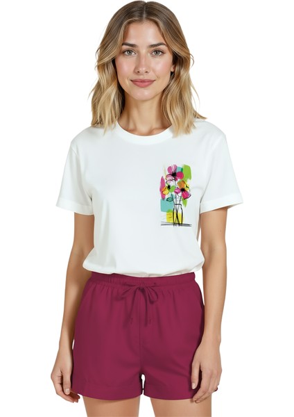 Kadın Beyaz Relaxed Fit %100 Pamuk Tişört – Suluboya Çiçek Buketi Eskiz Baskılı