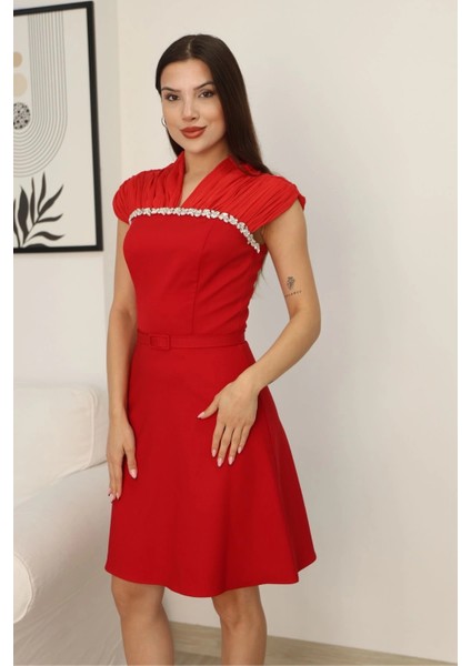 Taş Işleme Detaylı Diz Boyu Abiye Elbise 2360-KIRMIZI fırsatları