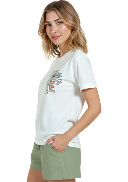 Kadın Beyaz Relaxed Fit %100 Pamuk Tişört – Love Harfli Çiçek Göğüs Baskılı fiyatları
