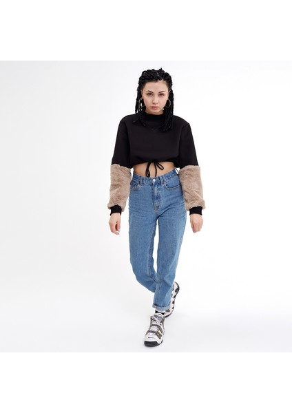 Logo Nakışlı Yüksek Yaka Rabbit Tüylü Kol Detaylı Crop Sweatshirt