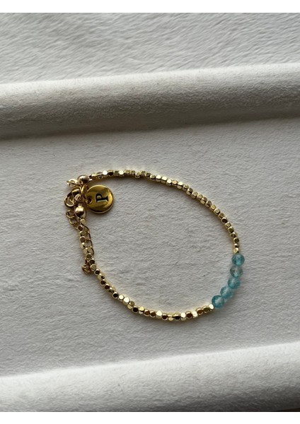 Minimal Topaz Taşı Harfli Kişiye Özel Küp Dorika Bileklik Altın Kaplama