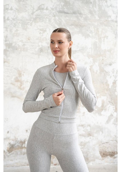 Dar Kesim Gri Esinti Uzun Kollu Spor Üst