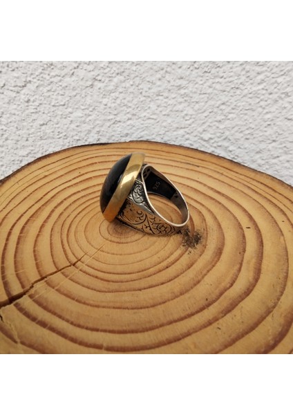 925 Ayar Gümüş Şık Tasarım Fosilli Kehribar Taşlı Erkek Yüzük – El Işçiliği - Oval - Yan Kenarları Işlemeli