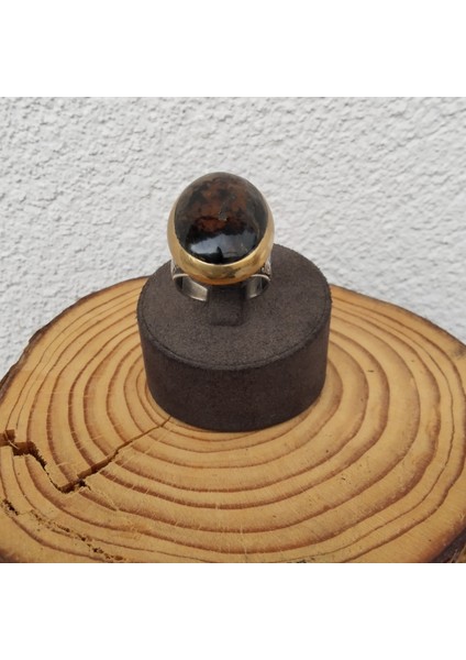 925 Ayar Gümüş Şık Tasarım Fosilli Kehribar Taşlı Erkek Yüzük – El Işçiliği - Oval - Yan Kenarları Işlemeli modelleri