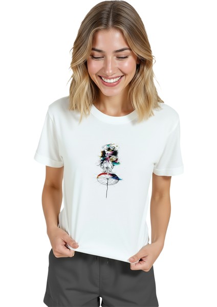 Kadın Beyaz Relaxed Fit %100 Pamuk Tişört – Suluboya Soyut Kadın Figürü Baskılı modelleri